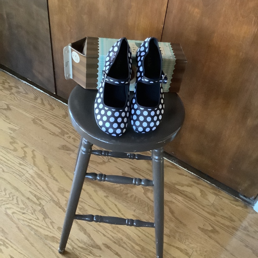Chocolaticas ShoesSize 7 US  or 37 in Europe Black with white polka dots